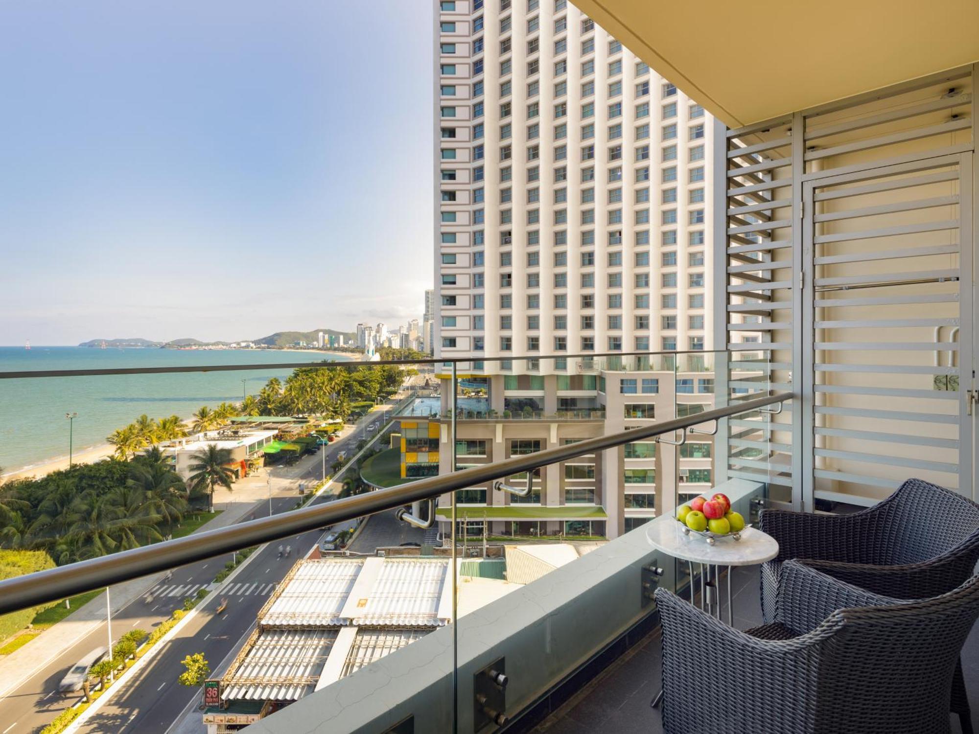 The Costa Nha Trang Residences Esterno foto