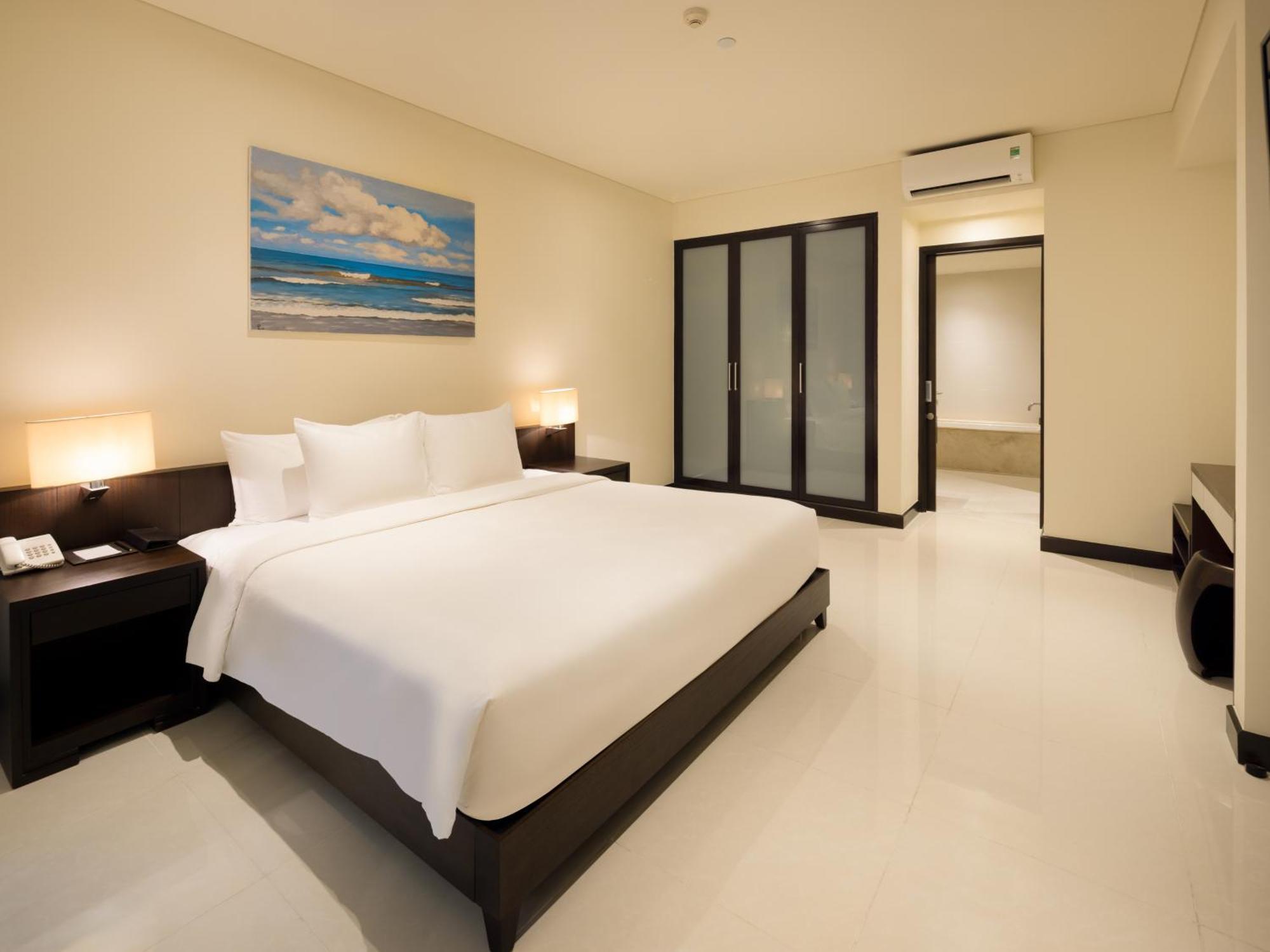The Costa Nha Trang Residences Esterno foto